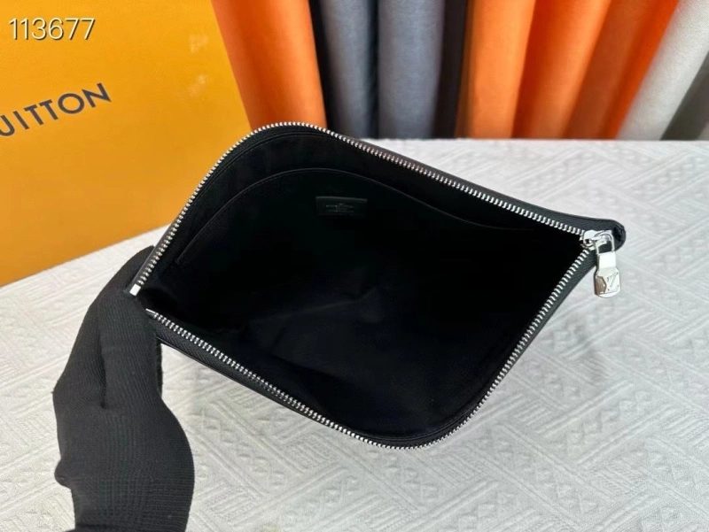 LV Clutch Bags 4233A-2018