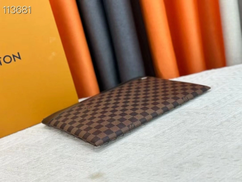 LV Clutch Bags 4233A-2020