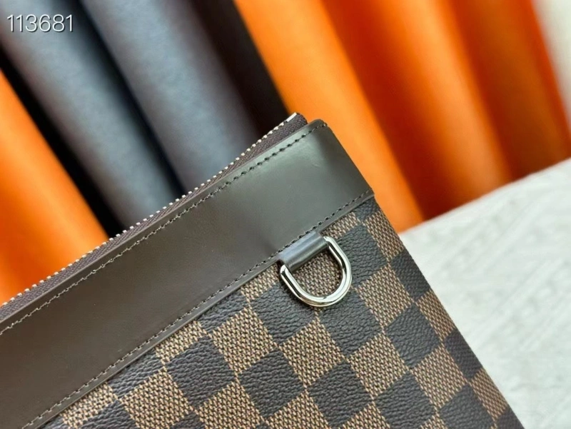 LV Clutch Bags 4233A-2020