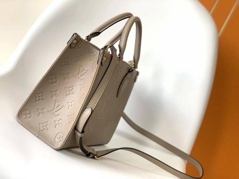 LV Shopping Bags 4233G-0081