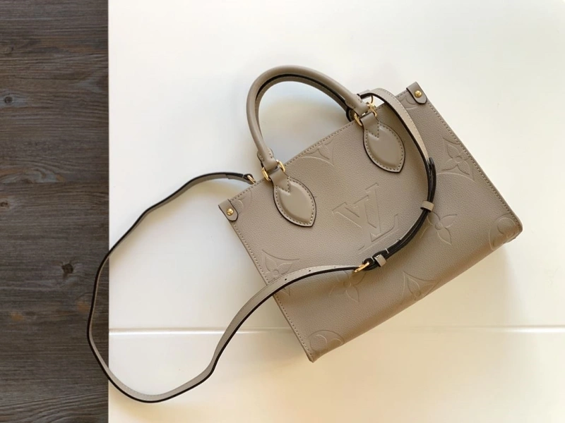 LV Shopping Bags 4233G-0081