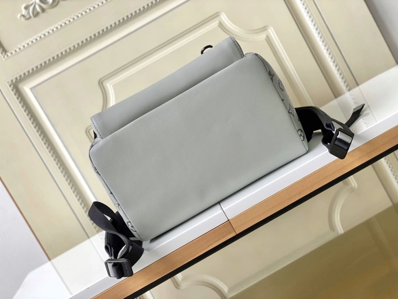 LV Backpacks 4233G-0160