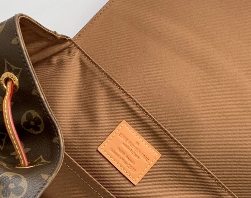 LV Backpacks 4233G-0161