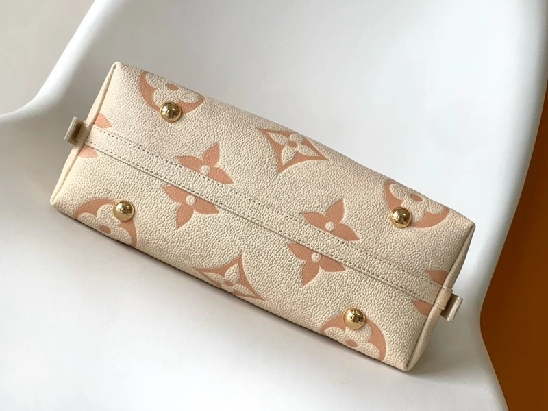 LV Shopping Bags 4233G-0267