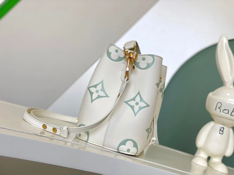 LV Bucket Bags 4233G-0280