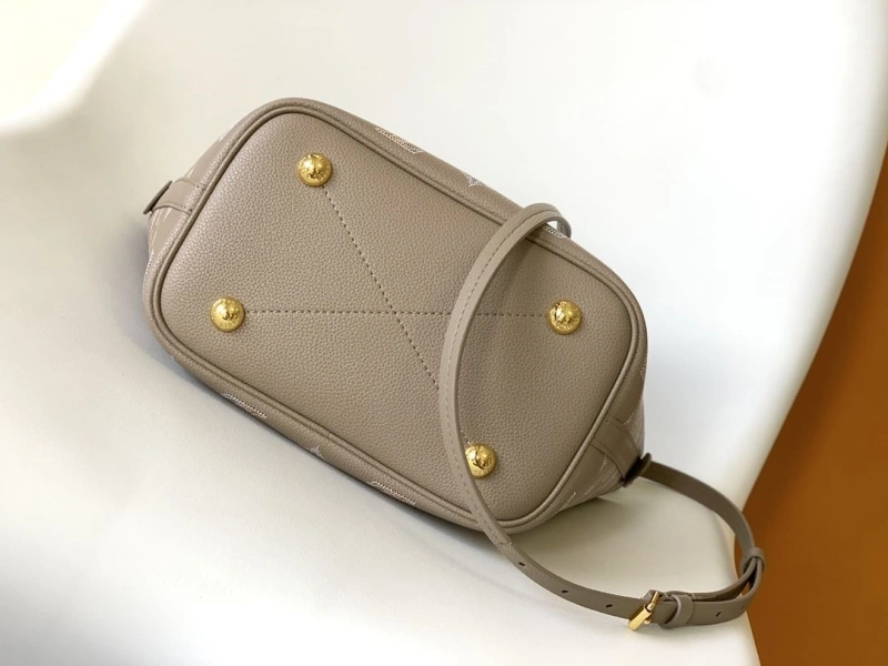 LV Shopping Bags 4233G-0363
