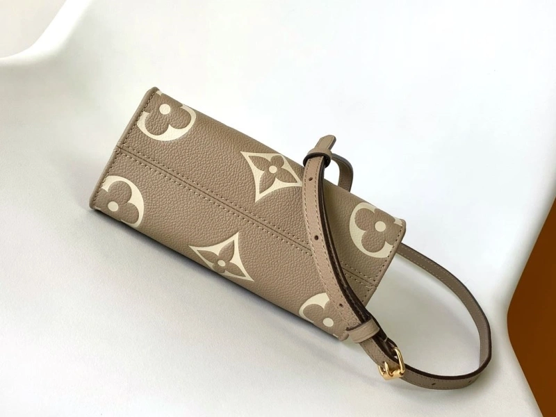 LV Shopping Bags 4233G-0383