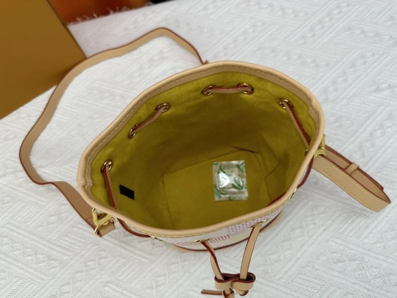 LV Bucket Bags 4233G-0401