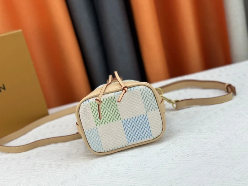 LV Bucket Bags 4233G-0402