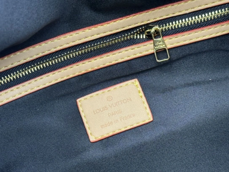 LV Travel Bags 4233G-0409