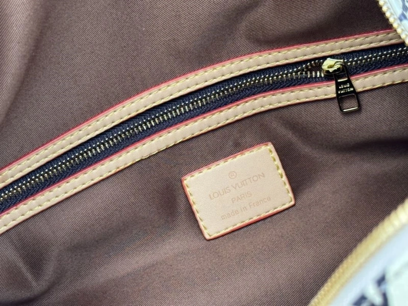 LV Travel Bags 4233G-0410