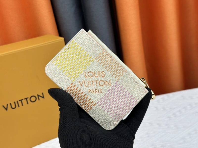 LV Wallets 4233G-0420
