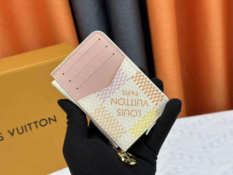 LV Wallets 4233G-0420