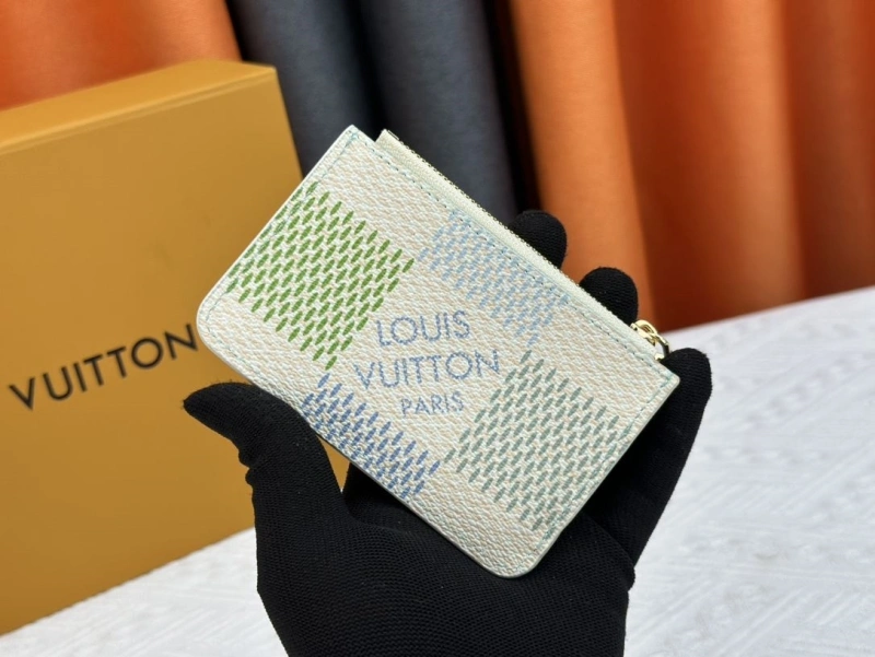 LV Wallets 4233G-0421