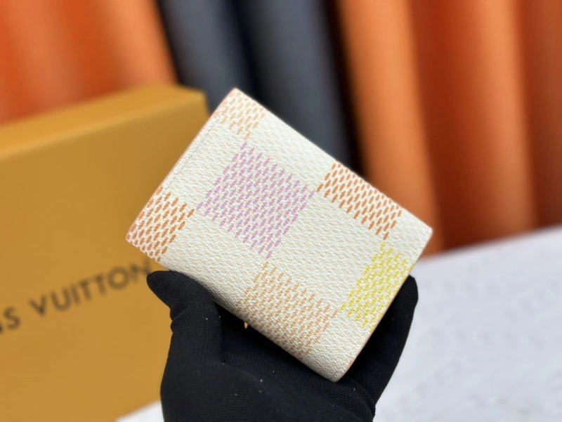 LV Wallets 4233G-0422