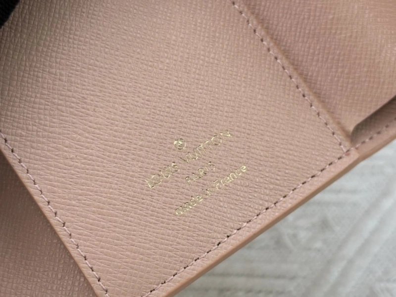 LV Wallets 4233G-0422