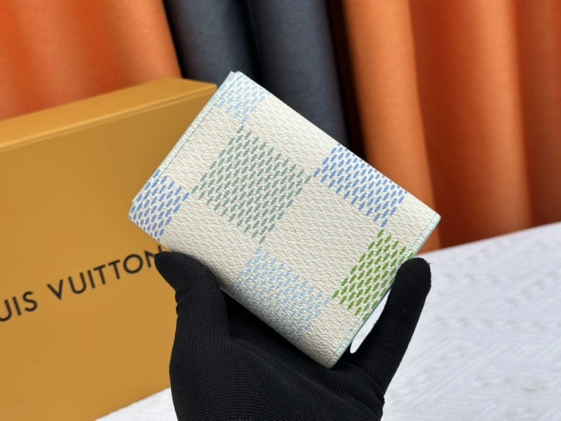 LV Wallets 4233G-0423