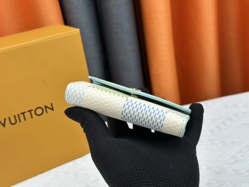 LV Wallets 4233G-0423