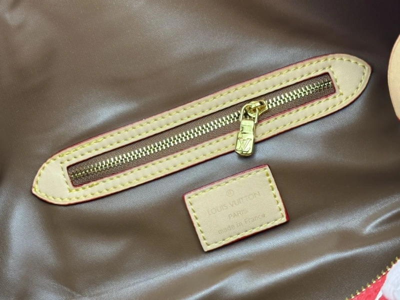 LV Travel Bags 4233G-0432