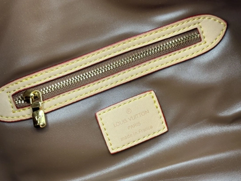 LV Travel Bags 4233G-0434