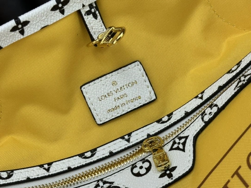 LV Shopping Bags 4233G-0445