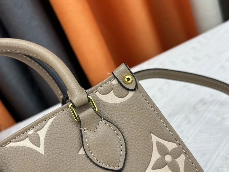 LV Shopping Bags 4233G-0462