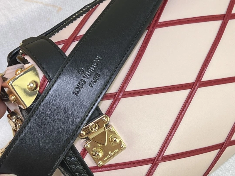 LV Box Bags 4233G-0489
