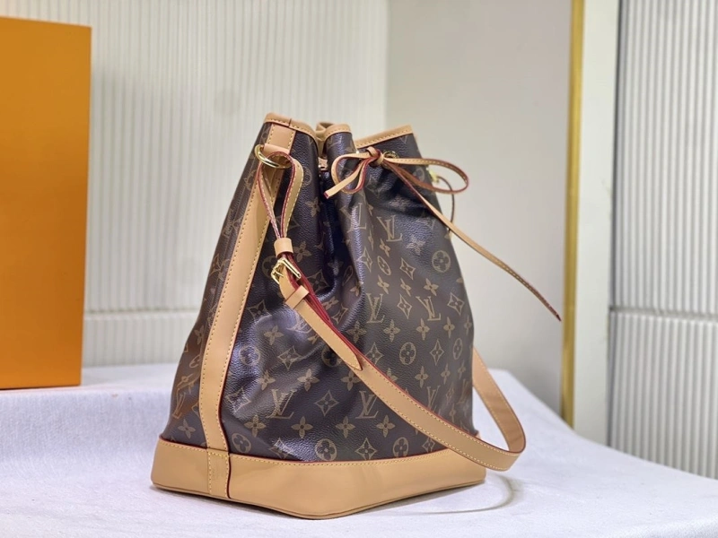 LV Bucket Bags 4233G-0490