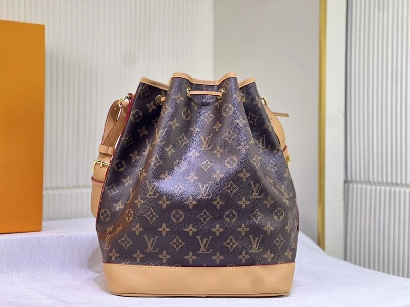 LV Bucket Bags 4233G-0490