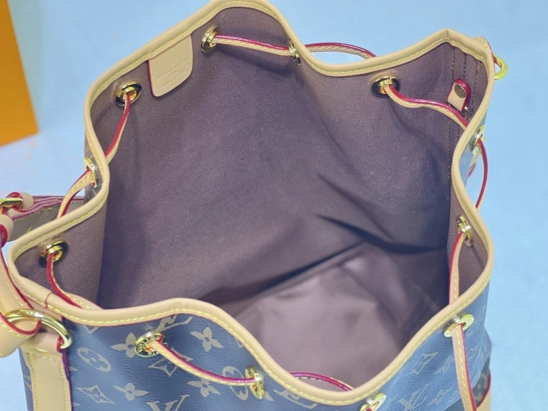 LV Bucket Bags 4233G-0490