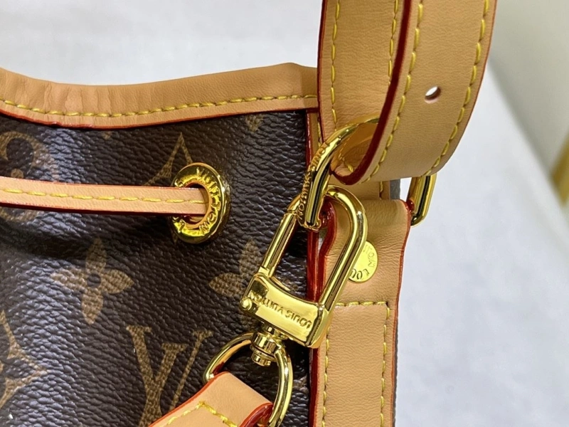 LV Bucket Bags 4233G-0491