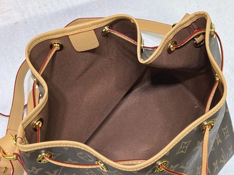 LV Bucket Bags 4233G-0491