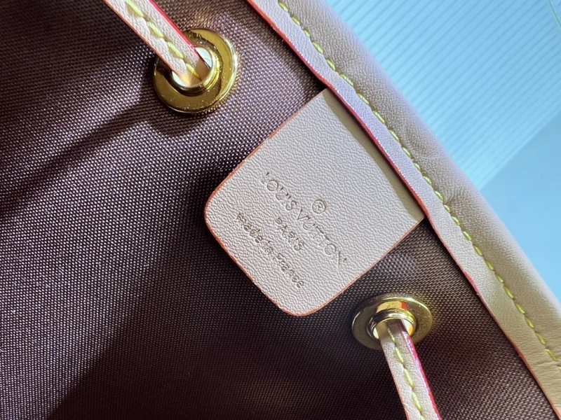 LV Bucket Bags 4233G-0491