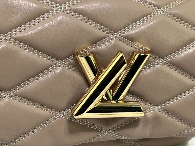 lv twist De*1m bags 4233g-0506
