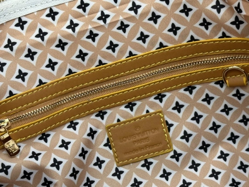 LV Travel Bags 4233G-0533