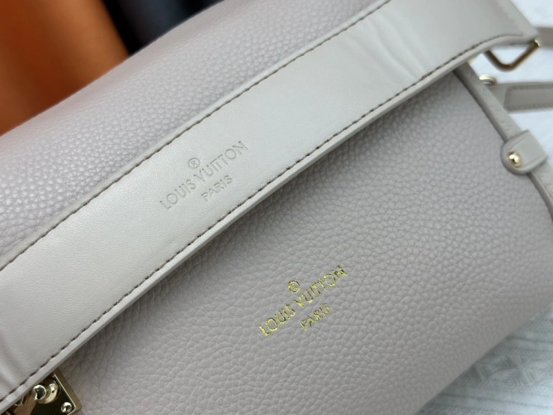 LV Box Bags 4233G-0544