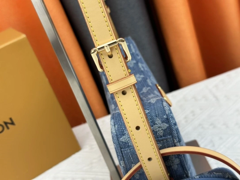 LV Top Handle Bags 4233G-0557