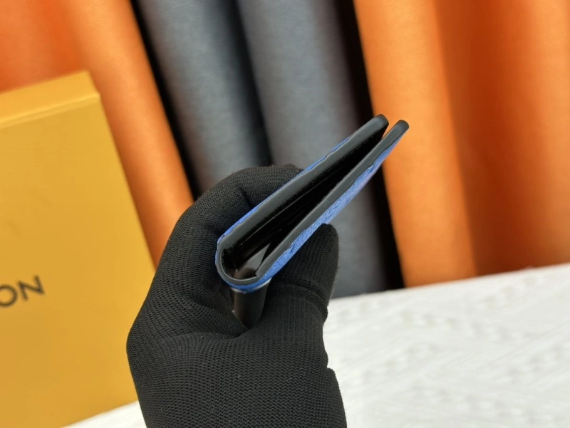 LV Wallets 4233G-0564