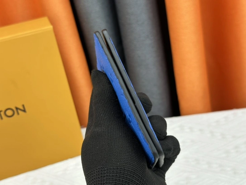LV Wallets 4233G-0564