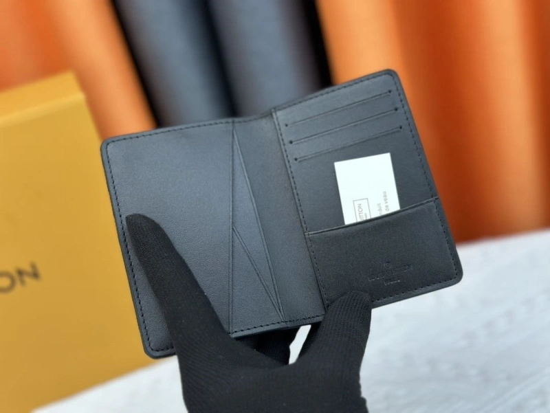 LV Wallets 4233G-0564