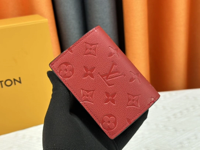 LV Wallets 4233G-0571