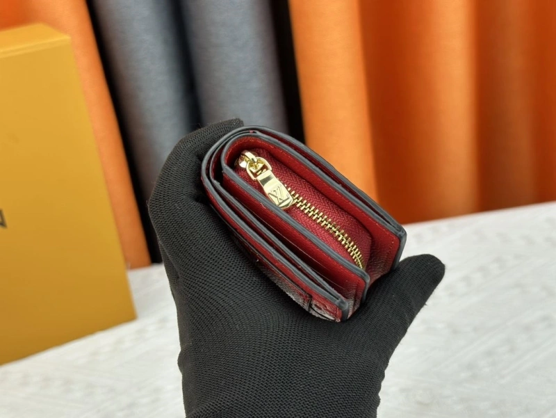 LV Wallets 4233G-0571