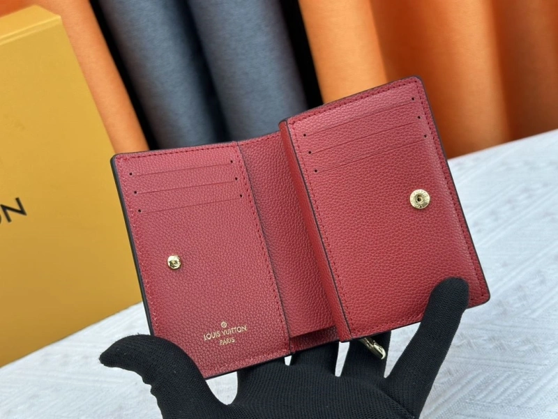 LV Wallets 4233G-0571