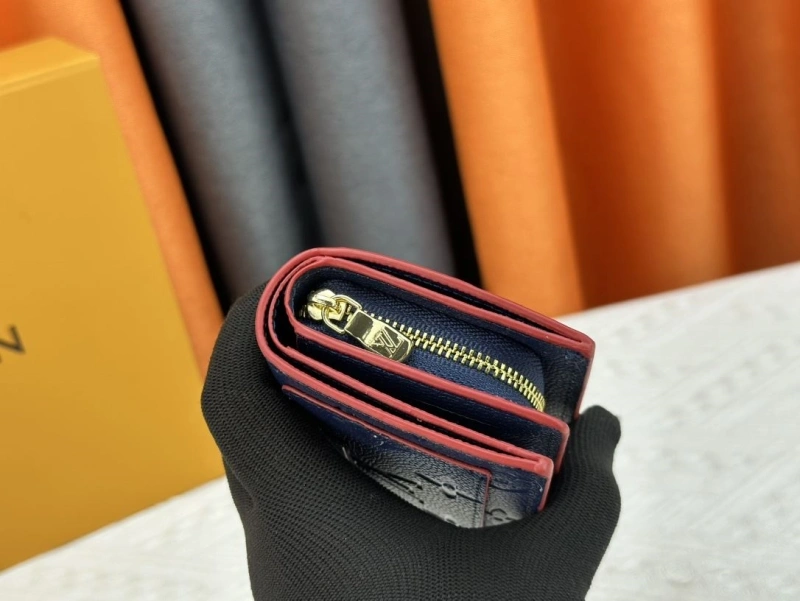 LV Wallets 4233G-0572