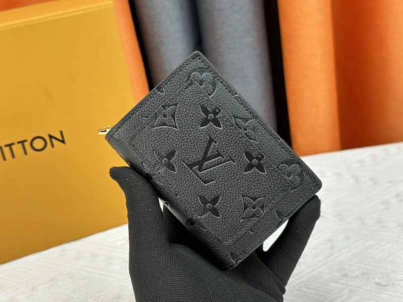 LV Wallets 4233G-0573