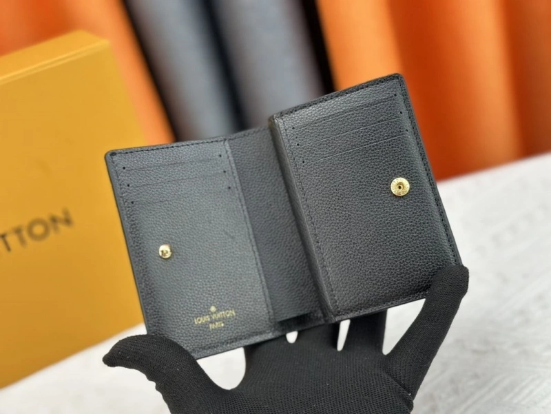 LV Wallets 4233G-0573