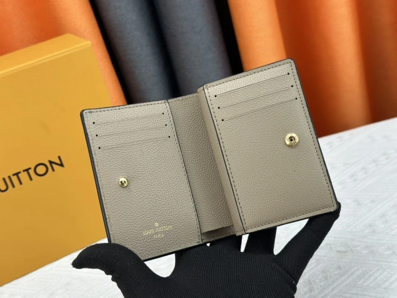 LV Wallets 4233G-0574