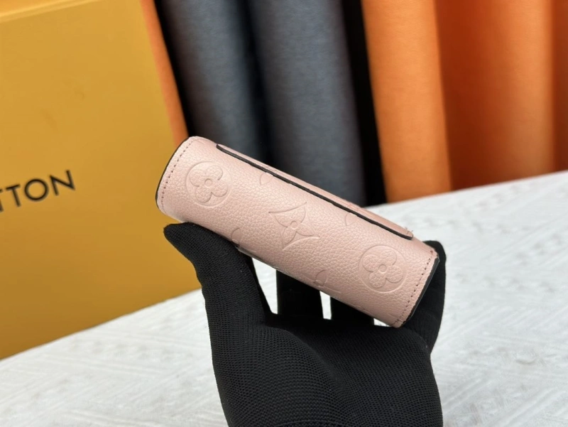 LV Wallets 4233G-0575