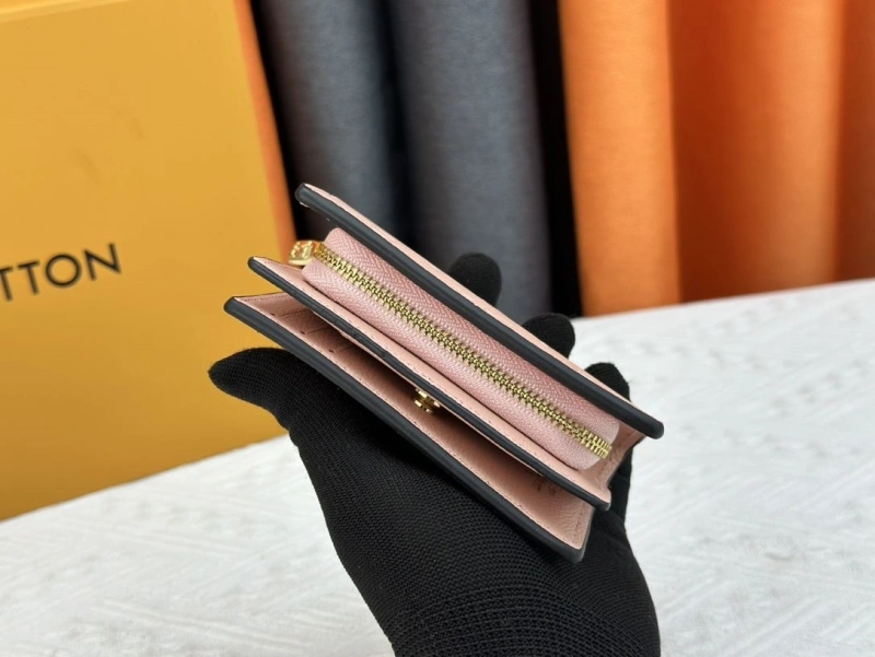 LV Wallets 4233G-0575