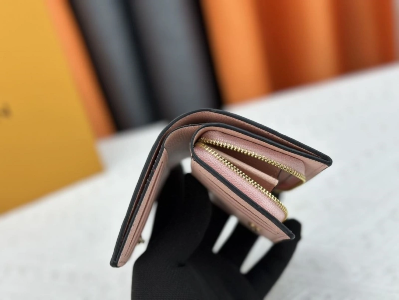 LV Wallets 4233G-0575